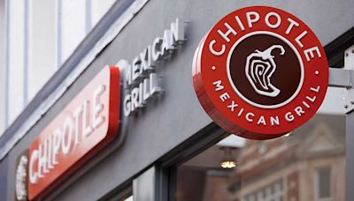 Chipotle Stock's Muy Caliente Q2 Earnings Bump Quickly Cools