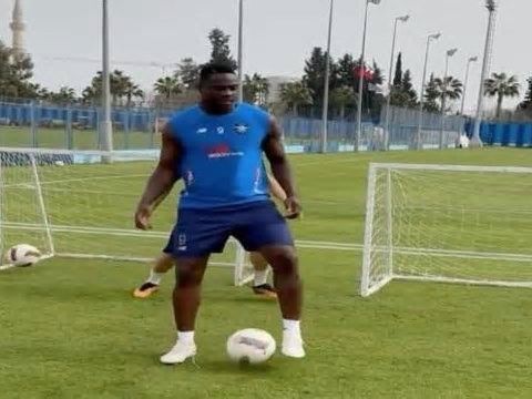 Di tacco e di spalle: tutti i gol da fenomeno di Balotelli