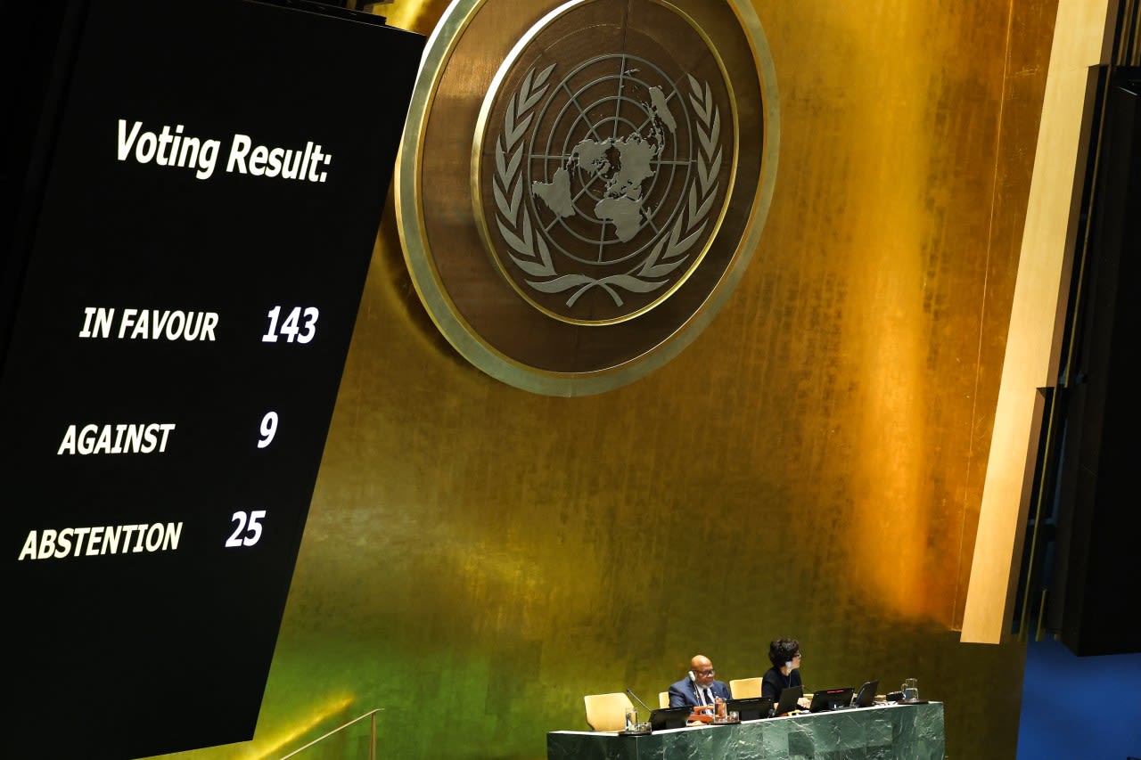 UN assembly votes to give new rights to Palestine, reviving membership bid