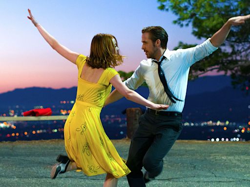 Ryan Gosling Would Like to Redo ‘La La Land’ Scene Because of His “La La Hand” on the Movie Poster