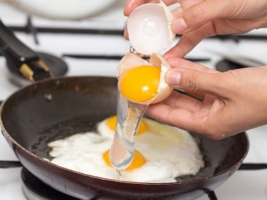1天最多可以吃幾顆蛋？ 專家曝「1舉動」每天吃3顆也不怕影響健康