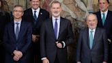 Académicos de la RAE debaten sobre los diez primeros años de reinado de Felipe VI