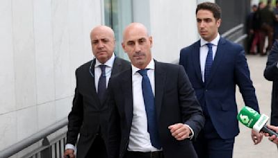 Affaire du baiser forcé en sélection espagnole: Luis Rubiales sera jugé au début de l’année 2025