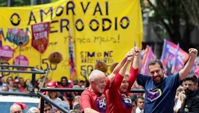 Sao Paulo mayoral vote goes to runoff between center-right incumbent, leftist challenger