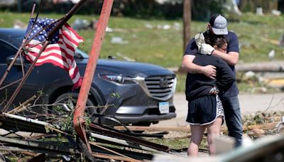 Tornado-spawning storms left 5 dead and dozens injured in Iowa and now threaten cities from Texas to Vermont