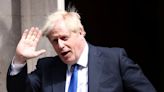 Cada vez mais isolado, Boris Johnson promete continuar lutando