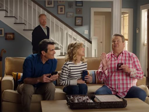 ‘Modern Family’s Phil, Claire, Cam & Mitchell Reunite For WhatsApp Commercial