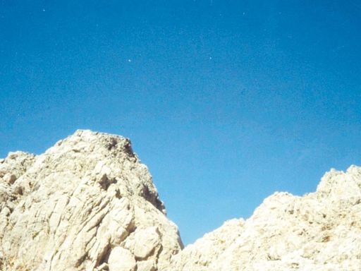 En el corazón de los Picos de Europa: La Torrezuela, lejana y aérea