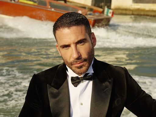 La fragancia de Miguel Ángel Silvestre, su complemento perfecto para la alfombra roja de Venecia