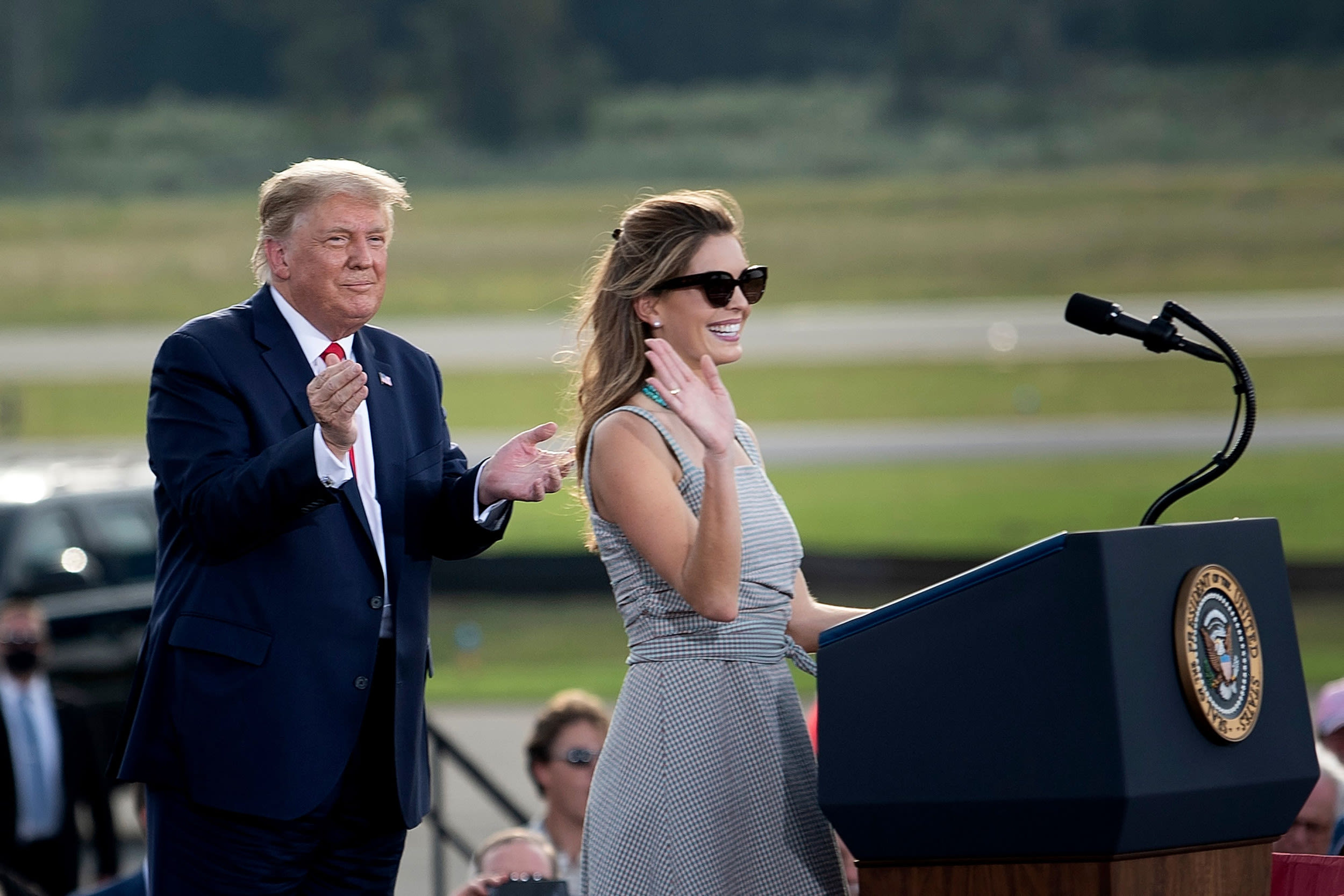 Hope Hicks dealt "devastating blow" to Donald Trump—Legal analyst