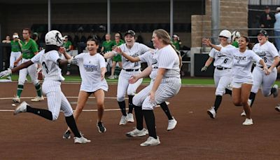 No. 2 Guyer softball rallies for walk-off win over Southlake Carroll, forcing decisive Game 3