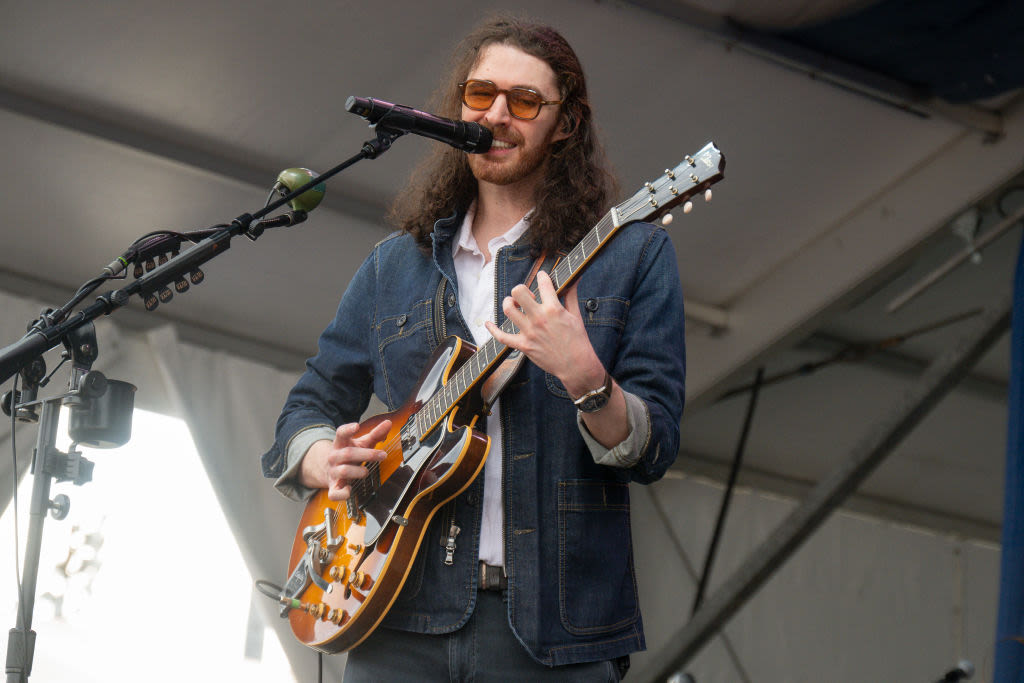 Review: Hozier hypnotizes SPAC in 'largest ticketed' U.S. show