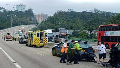 屯門公路往荃灣連續兩車禍 涉5車共4人受傷