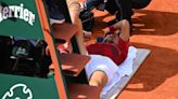 Djokovic estalla contra Roland Garros: "Me he jodido la rodilla y te estoy diciendo que la tierra está mal"