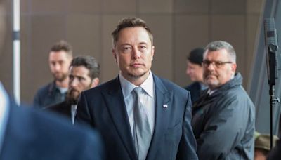 Elon Musk Responds To Vivek Ramaswamy As To Who's Running The Country After Trump-Biden Debate: 'Maybe Nobody'