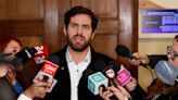 Diputado Ibáñez (FA) defiende voto obligatorio con sanción económica y afirma que Winter se equivocó al criticar proyecto del gobierno - La Tercera