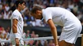 Escándalo en la semifinal de Wimbledon por el insulto de Medvedev a la jueza en pleno partido ante Alcaraz
