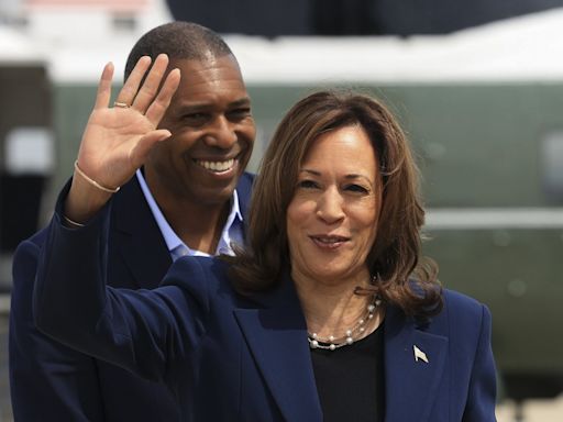 Harris tells roaring Wisconsin crowd November election is 'a choice between freedom and chaos'