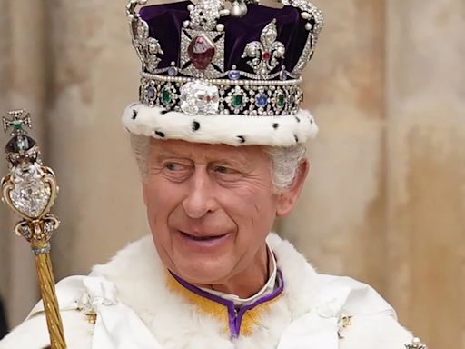 El rey Carlos acumula una fortuna más grande que la de su madre, la reina Isabel II: cuál es el patrimonio del monarca