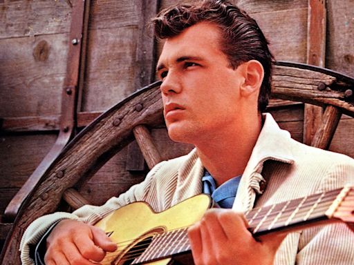 Duane Eddy, Rock & Roll Hall of Fame Guitarist, Dead at 86