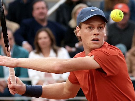 Jannik Sinner escapes inspired Corentin Moutet in Roland Garros evening thriller | Tennis.com