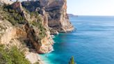 Las calas más bonitas de Alicante: un recorrido por las aguas cristalinas de la Costa Blanca