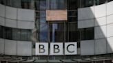 Abogado de joven desmiente acusación sobre fotos sexuales de la BBC