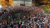 VIDEO | Cientos de palentinos celebran en la Plaza de España el triunfo de 'La Roja' en la Eurocopa