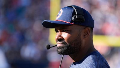 Jerod Mayo let 2 big considerations dictate Patriots' QB battle. Starting Drake Maye shows which won out