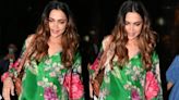 Mom-to-be Deepika Padukone looks stunning as she steps out for dinner in Mumbai, poses with fans. Watch