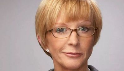 Anne Robinson's four-word swipe over question on romance with Queen's ex