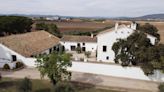 Arte, gastronomía y grandes vinos en la Finca Hoya de Cadenas