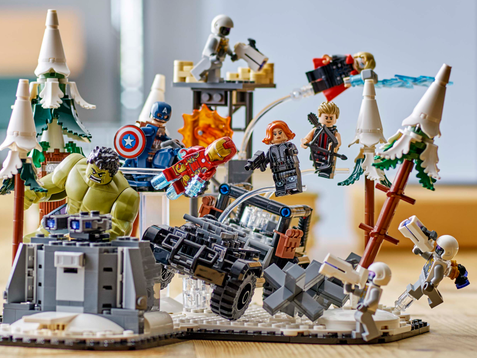 Lego's New Avengers Set Lets You Recreate One of the Coolest Shots in the MCU's History