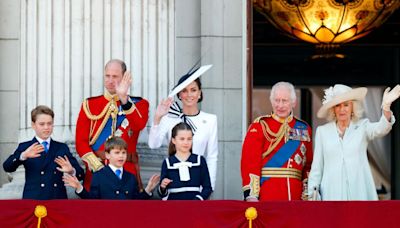 Dos años después de la muerte de Isabel II, la familia real intenta recuperarse de otro 'annus horribilis'