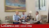 El subdelegado del Gobierno en Albacete recibe al nuevo coronel jefe de la Base Aérea, el coronel Diego José Sánchez Caamaño