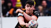 Castleford hooker Robb signs new two-year contract