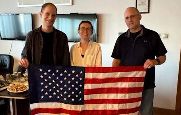 First photo of Evan Gershkovich, Alsu Kurmasheva and Paul Whelan is released after historic prisoner swap