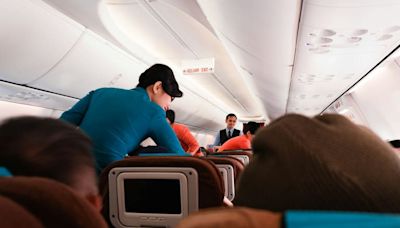 American Airlines fue demandada por discriminación racial tras sacar a ocho pasajeros de un vuelo