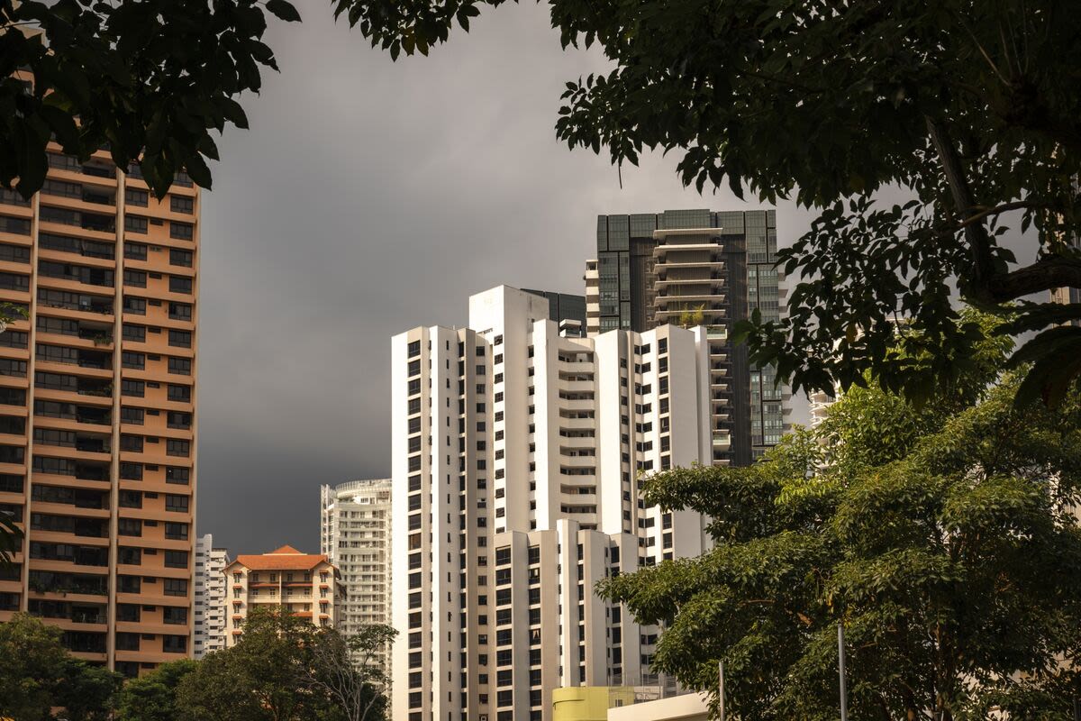 Singapore Home Sales Decline for Second Month on Muted Demand