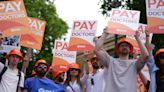 Junior doctors ‘offered 20% pay rise’ to end strikes
