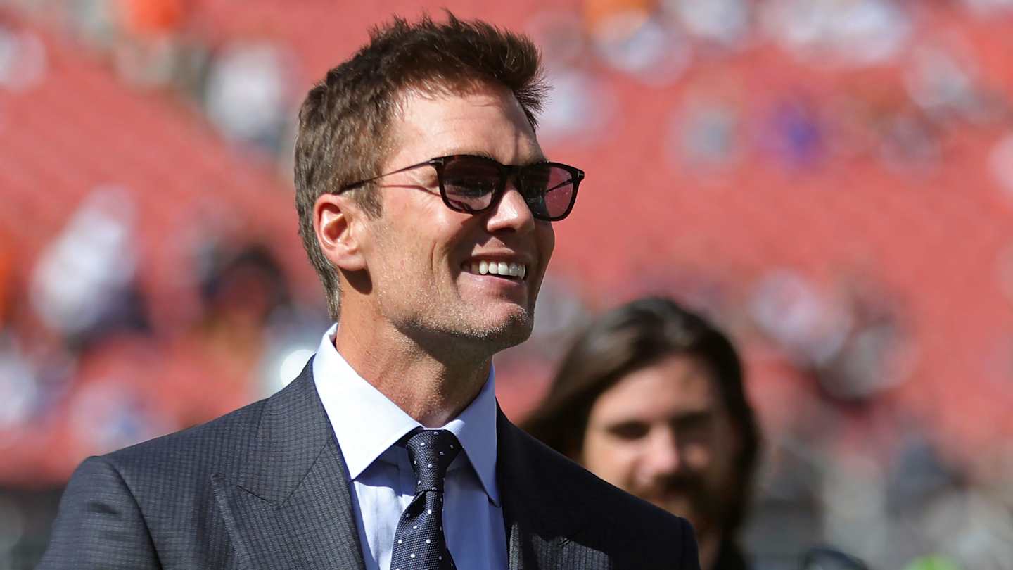 Tom Brady’s Broadcasting Debut Draws Negative Reviews