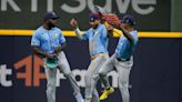 Rays hang on to win at Brewers to stop skid