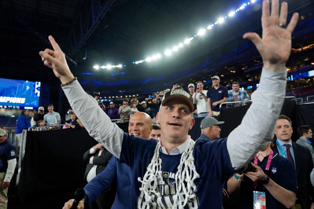 UConn head coach Dan Hurley embracing role as main character in men’s college basketball