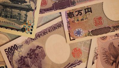 Japan brought forward emergency yen meeting to maximise market impact - source