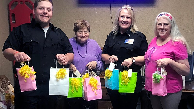 Pilot Club donates gift bags to Advanced EMS paramedics - The Andalusia Star-News