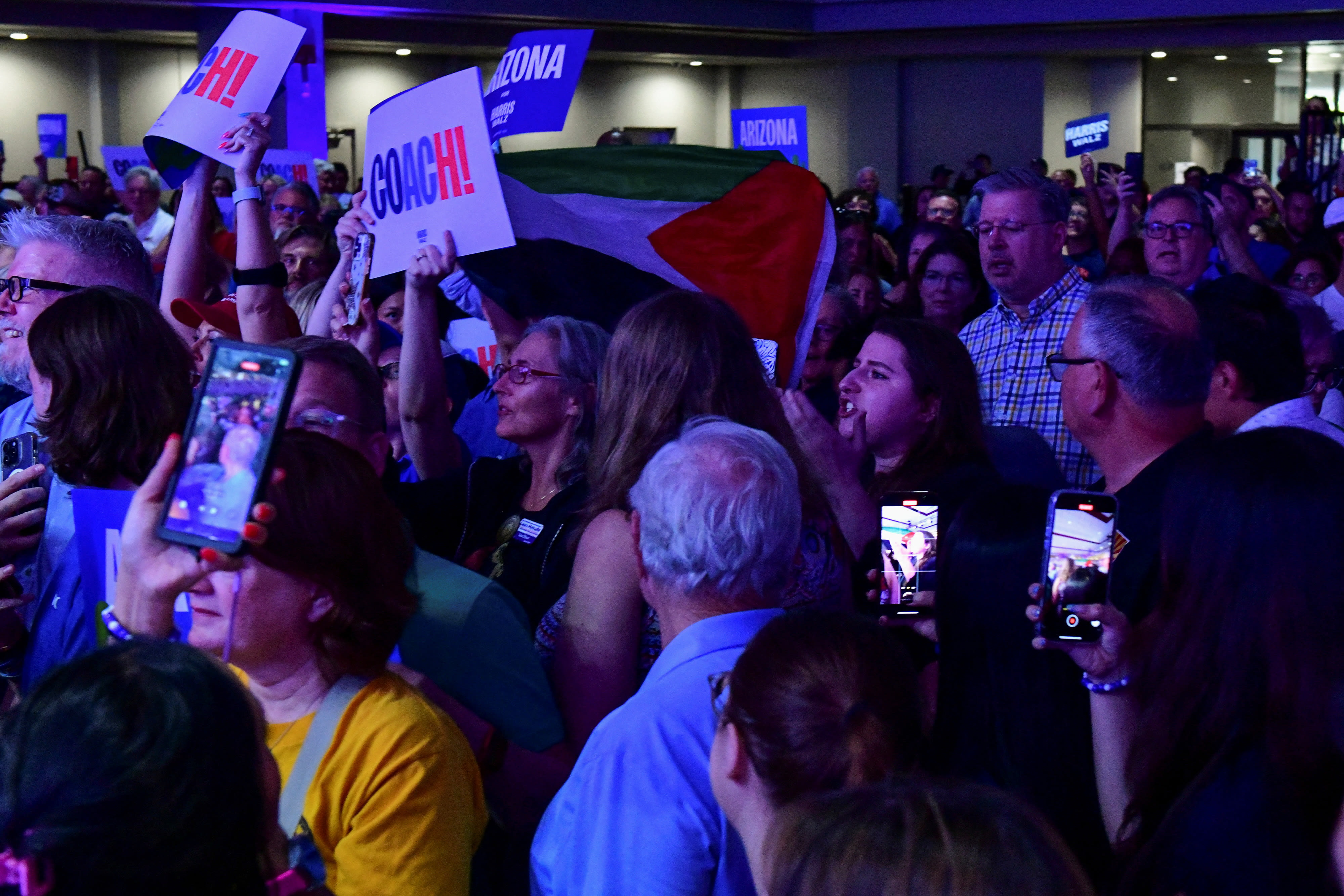 Gov. Tim Walz interrupted by pro-Palestine protester during Arizona appearance