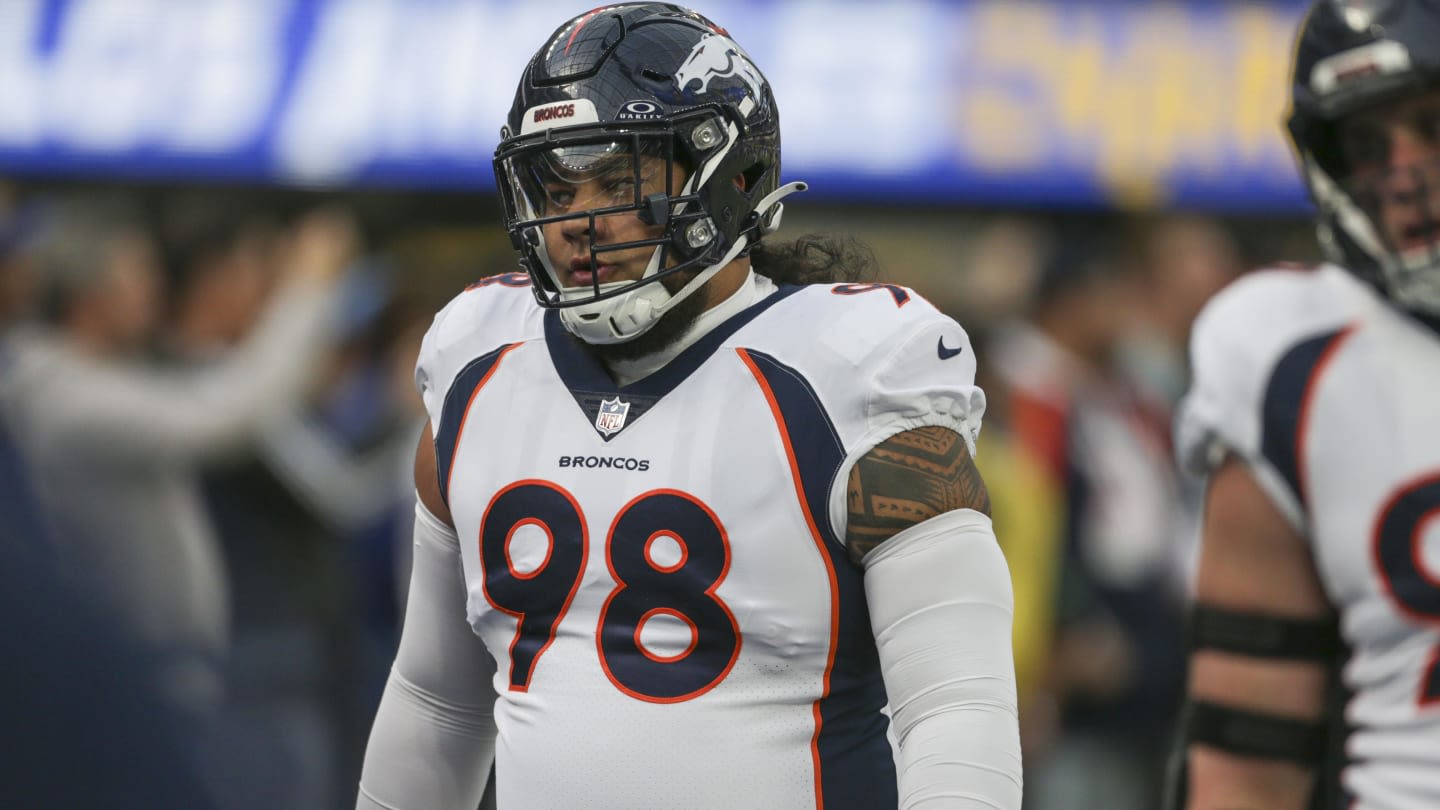 Houston Texans Should Sign Veteran DT After Denico Autry Suspension