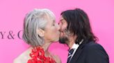 Besos, risas y miradas cómplices... Las imágenes más románticas de Keanu Reeves y Alexandra Grant
