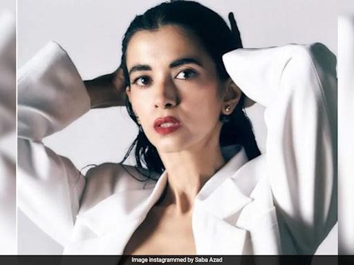 Hrithik Roshan's Comment On Girlfriend Saba Azad's Pic: "The Graceful Stoic"