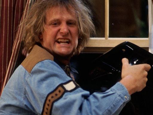 'Dumb and Dumber' at 30: Jim Carrey helped Jeff Daniels' fears over infamous toilet scene